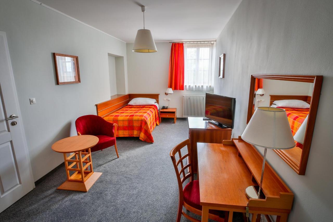 Lh Hotel Dvorak Tabor Congress & Wellness エクステリア 写真