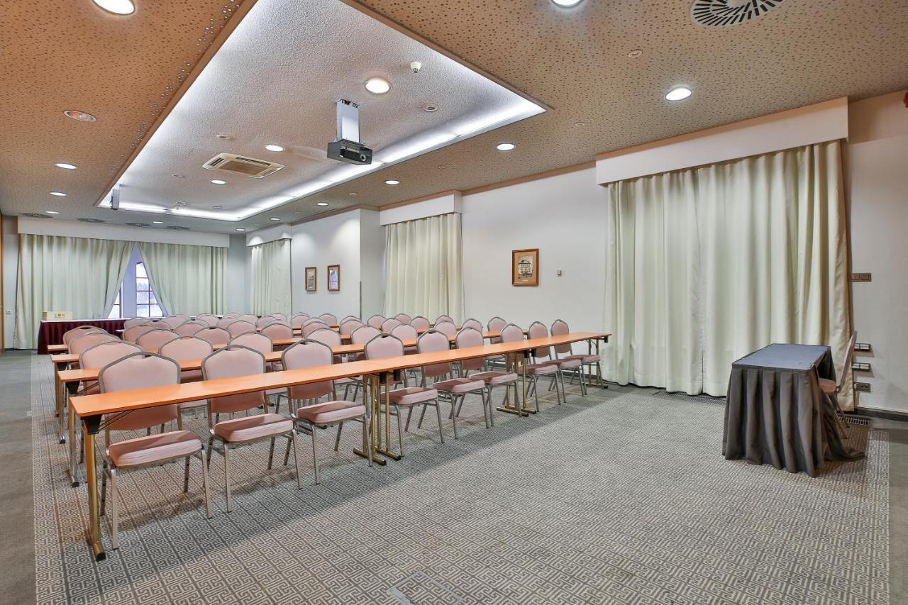 Lh Hotel Dvorak Tabor Congress & Wellness エクステリア 写真